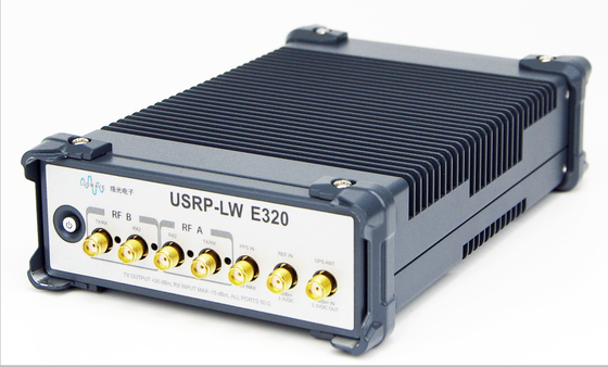 Ettus USRP E320 Compatible. USRP-LW E320 2T2R RF 70 MHz-6 GHz 56 MHz BW Chaque appareil radio défini par logiciel USRP ADC/DAC de 12 bits