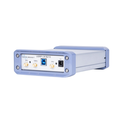 NI USRP B210 Compatible, ArtixTM 7 100T FPGA, AD9361 RF 70 MHz-6 GHz 56 MHz BW Chaque 2 canaux USRP Dispositif radio défini par logiciel, accès au GSM et au LTE